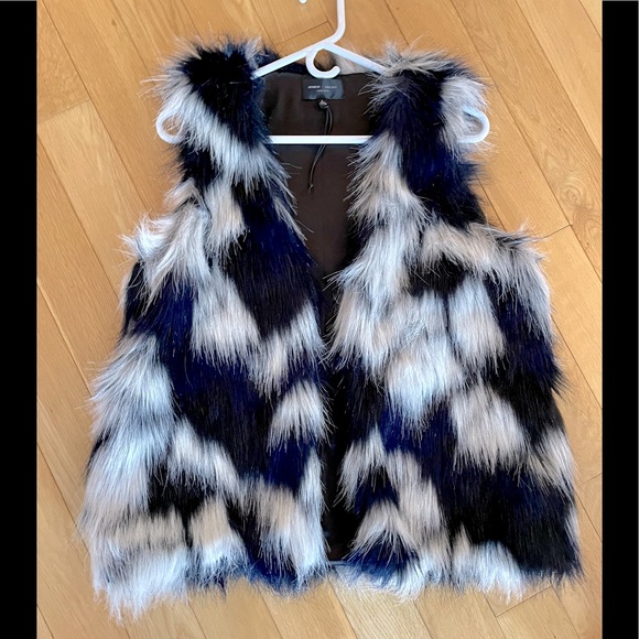 Romeo & Juliet Couture Jackets & Blazers - Faux Fur Vest